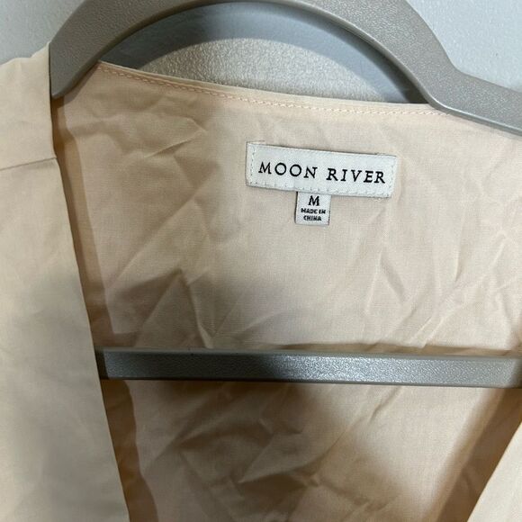 Moon River V-Neck Cutout Tiered Dress - Picture 5 of 6